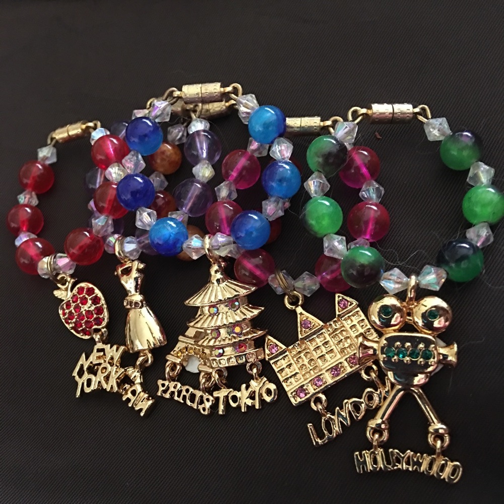Lot of 6 beaded magnetic wine glass charms